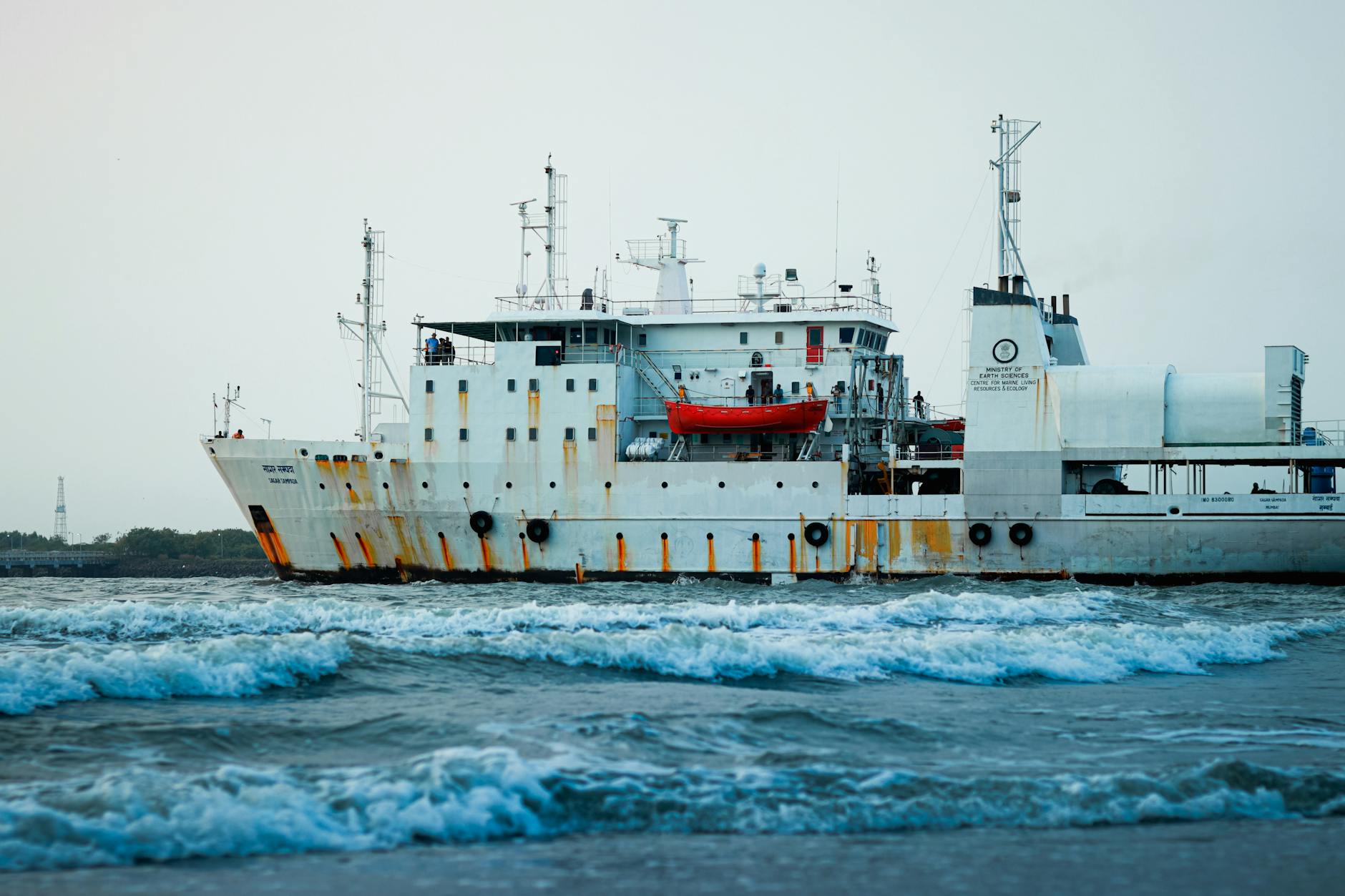 Comparație Curs Navigație Offshore Preț București vs Alte Orașe: Ghid Alegere Beneficii 1 You are currently viewing Comparație Curs Navigație Offshore Preț București vs Alte Orașe: Ghid Alegere Beneficii