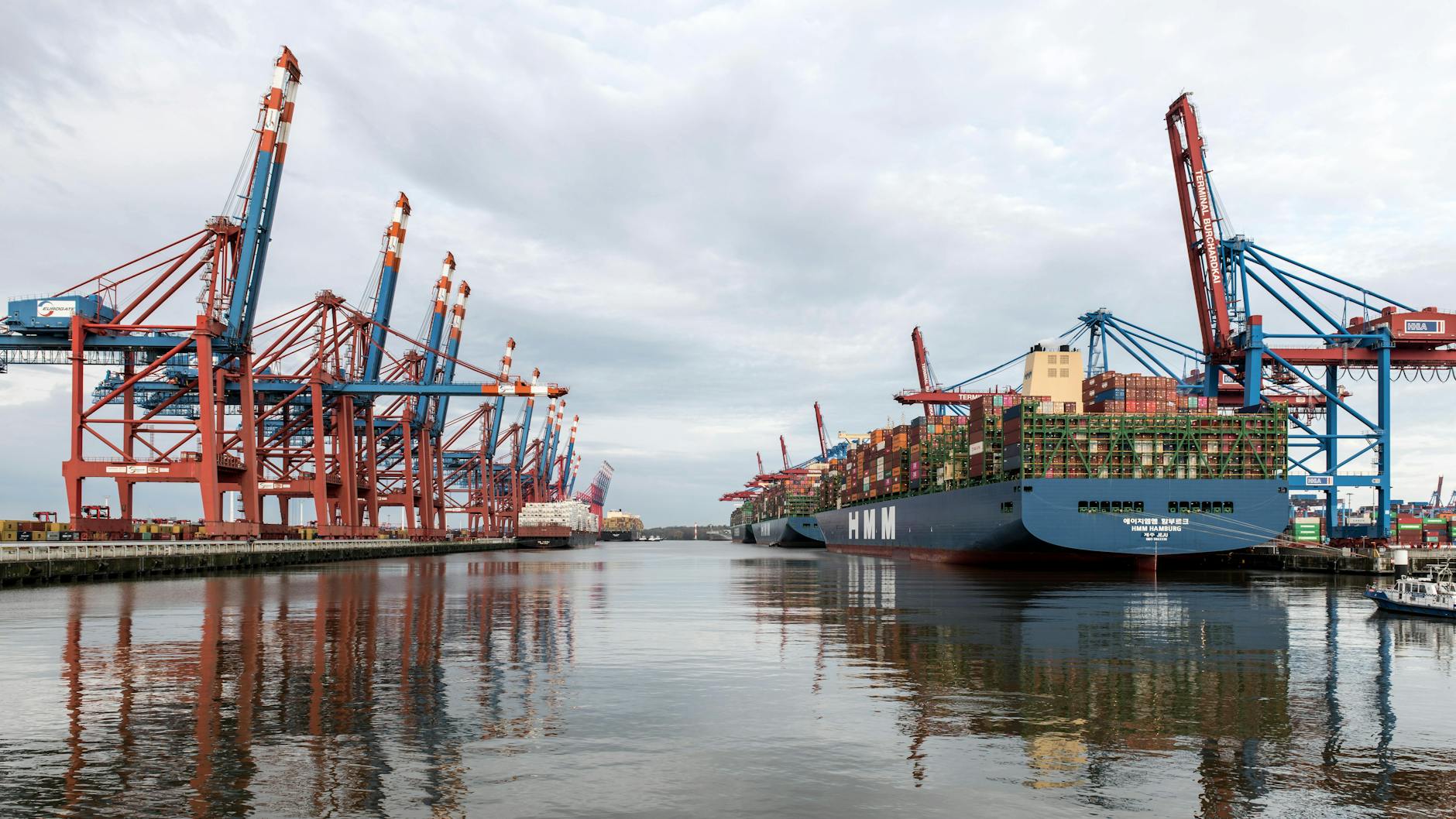 You are currently viewing Cum Influenteaza Experiențele Internaționale Cariera Absolvenților de Cursuri STCW din România