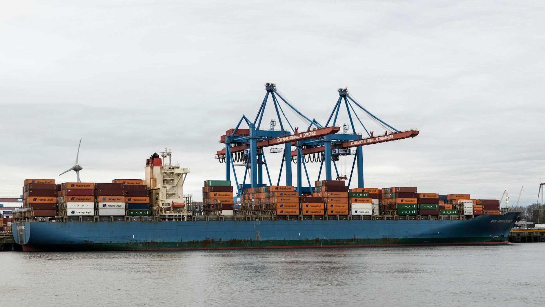 You are currently viewing Cum să Alegi Între STCW și Alte Certificări Maritime pentru o Carieră de Succes pe Mare