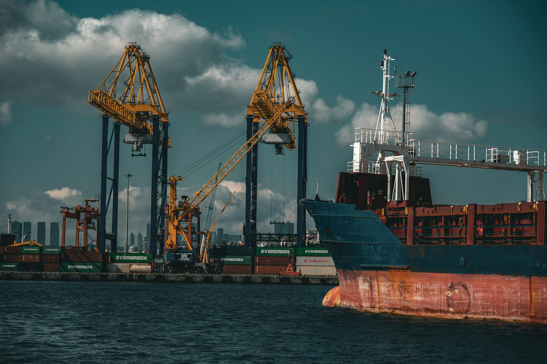 Cum să Alegi un Curs STCW care să Îți Maximizeze Oportunitățile de Carieră pe Mare în România 1 You are currently viewing Cum să Alegi un Curs STCW care să Îți Maximizeze Oportunitățile de Carieră pe Mare în România