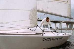 Read more about the article Cele Mai Importante 6 Diferențe între Certificările STCW Oferite de Companiile de Shipping din România, Iulie 2026