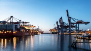 Read more about the article Academia Maritimă Admitere 2026 vs Certificat STCW Rapid: Ce Alegere Te Avantajează?