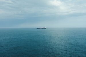 Read more about the article Adevărul despre Scrisoarea de Intenție: Mituri Demontate în Angajarea Maritimă din 2026