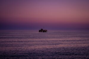 Read more about the article Certificarea STCW face diferența în joburile pe mare în România?